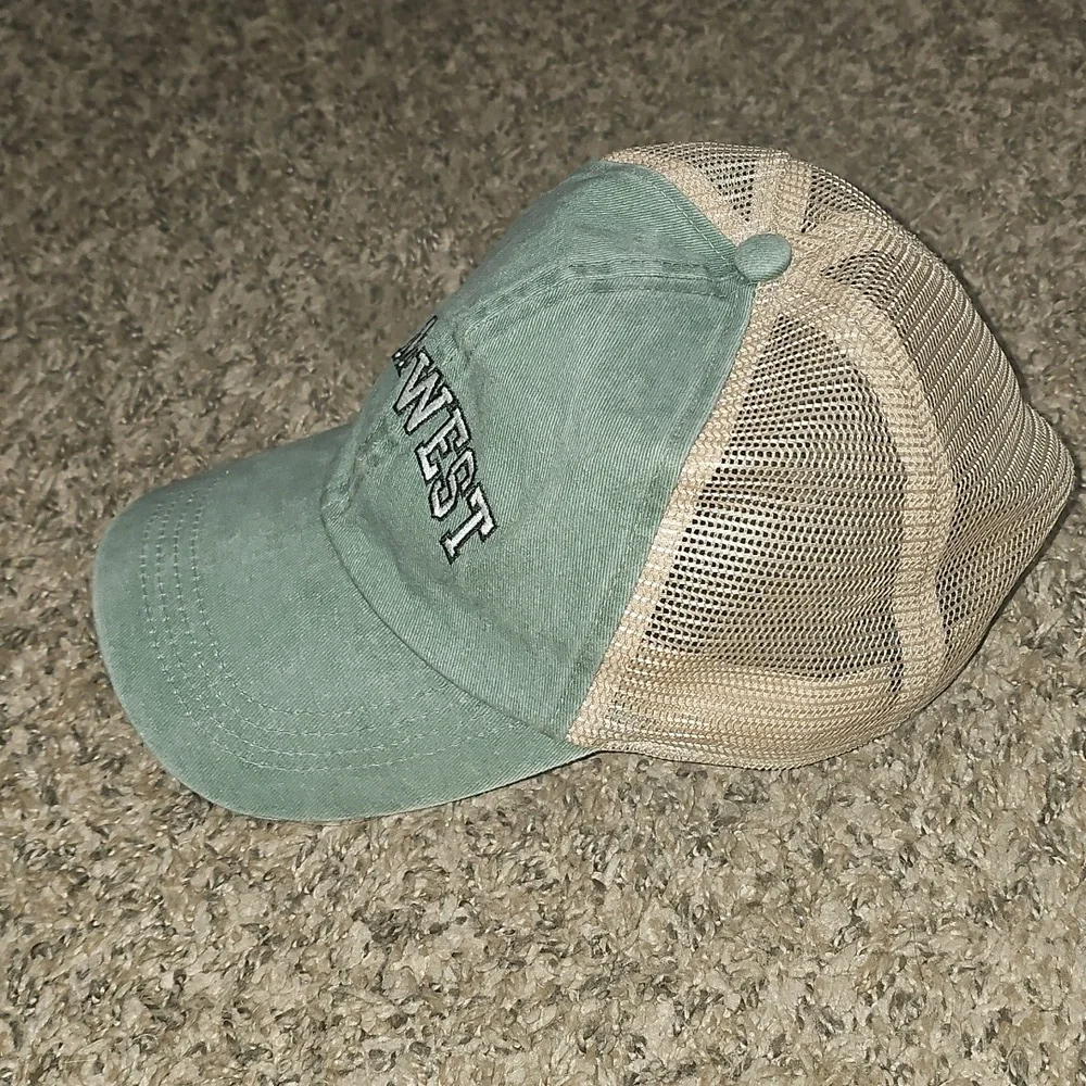 Womens MIDWEST adjustable Cap!! Super Cute. BUCKLE